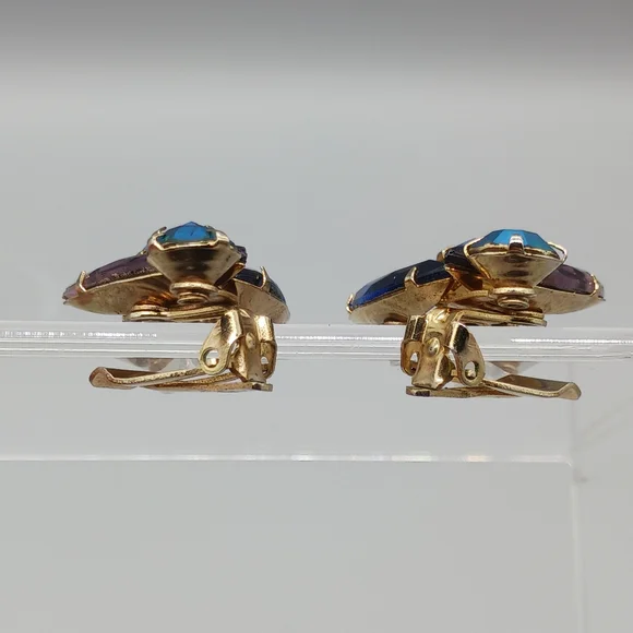 CELEBRITY VINTAGE 💙 CLIP ON EARRINGS - Picture 3 of 8